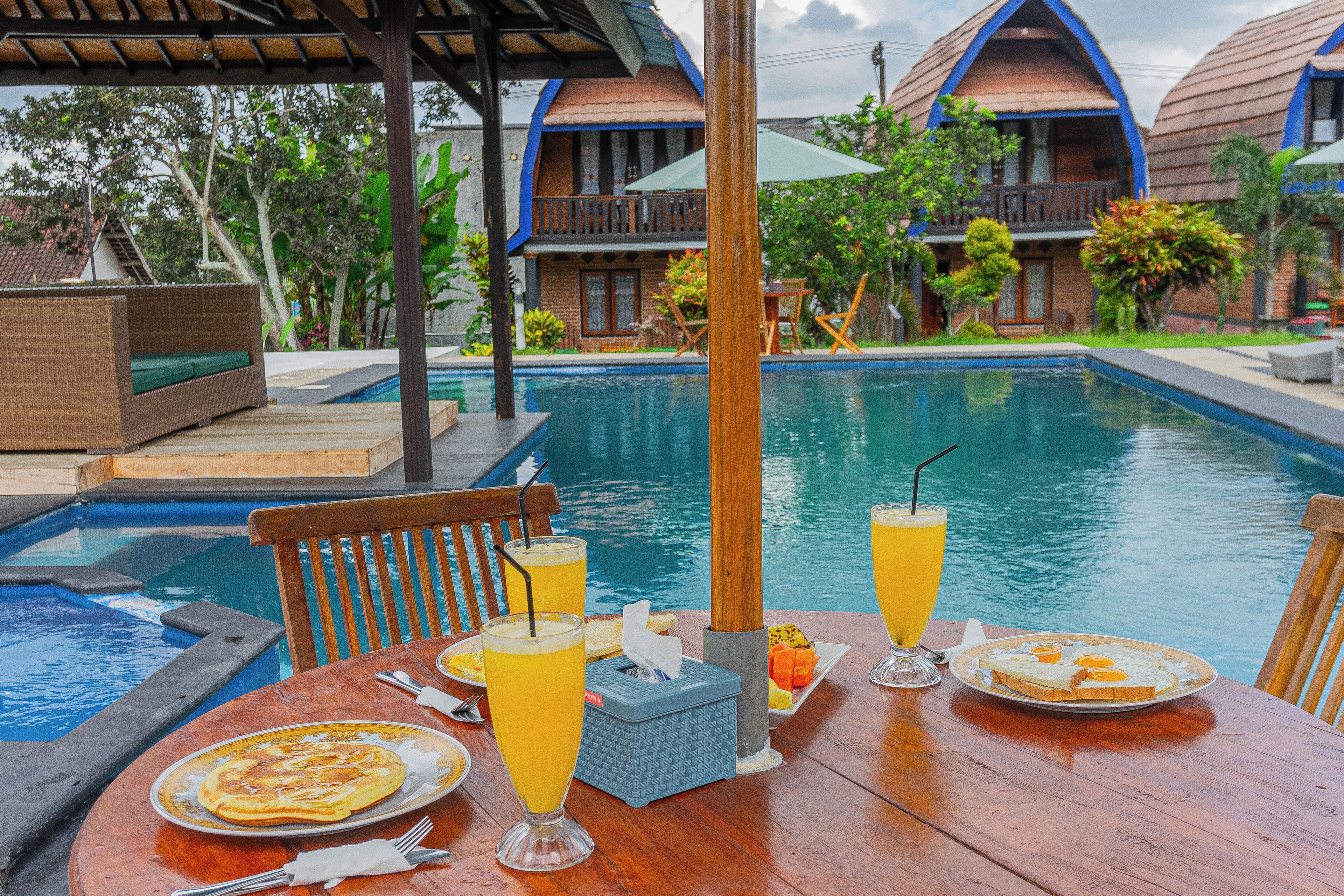 Kolam renang outdoor