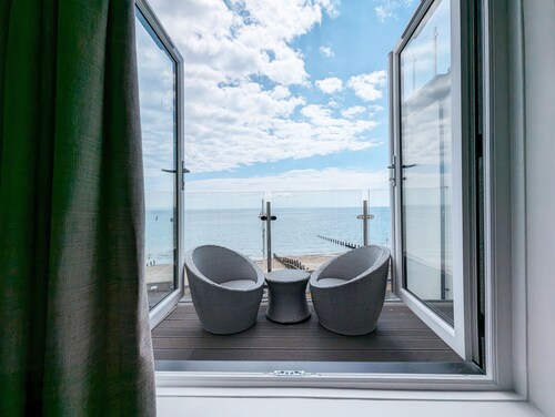 West Lodge, Bognor Regis -  a flat that sleeps 4 guests  in 2 bedrooms