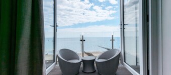 West Lodge, Bognor Regis -  a flat that sleeps 4 guests  in 2 bedrooms