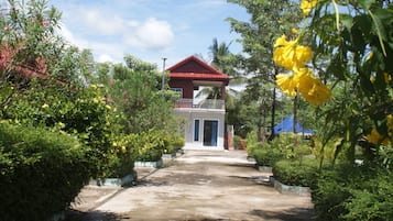 In-room safe, individually decorated, individually furnished, desk