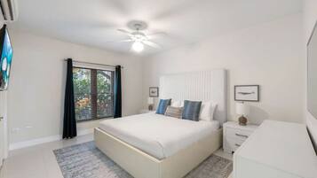 2 habitaciones, tabla de planchar con plancha y cuna de viaje