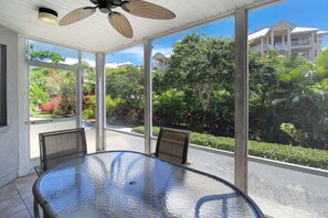 Outdoor dining - Relaxing Siesta Key condo 2 heated pool -  tennis and pickleball - beach access - GBB 1342 (Sarasota)