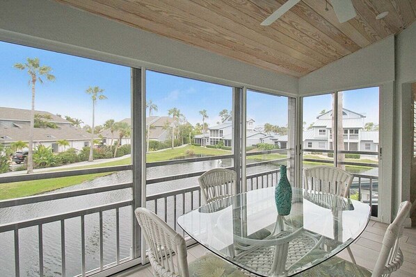 Dining - 2nd floor lakeview condo In Siesta Key with beach access - GBB 1275 (Saraota)