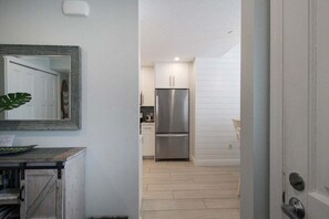 Interior - 2nd floor lakeview condo In Siesta Key with beach access - GBB 1275 (Saraota)