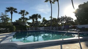 A heated pool - 2nd floor lakeview condo In Siesta Key with beach access - GBB 1275 (Saraota)