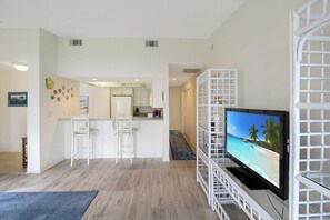 Interior - Bayfront 2br Siesta Key condo with beach access - GBB 1382 (Sarasota)