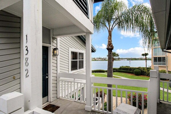 Property grounds - Bayfront 2br Siesta Key condo with beach access - GBB 1382 (Sarasota)