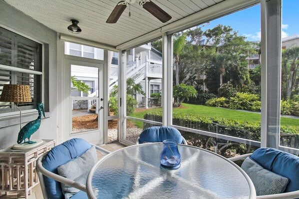 Dining - Charming 2/2 Siesta Key condo with beach access - GBB 1338 (Sarasota)