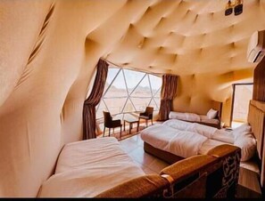 Romantic Tent | Premium bedding, pillowtop beds, individually furnished, desk - Wadi Rum Rose camP (Wadi Rum)