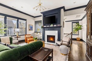 TV, fireplace, offices - Lockeland Luxe｜Walk to 5 Points｜2 mi to Broadway (Nashville)