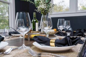 Dining - Lockeland Luxe｜Walk to 5 Points｜2 mi to Broadway (Nashville)