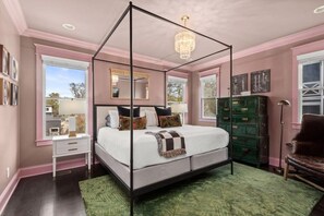 3 bedrooms, iron/ironing board, travel crib, WiFi - Lockeland Luxe｜Walk to 5 Points｜2 mi to Broadway (Nashville)