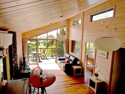 Awatea Cottage: Luxury Abel Tasman Getaway
