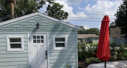 St Pete/gulfport Tiny little small home
