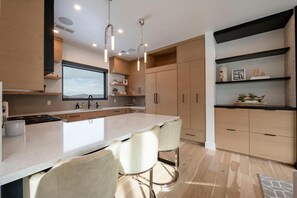 Fridge, microwave, oven, stovetop - Retreat At The Ridge- Free Shuttle Out/Ski In (Park City)