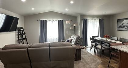 Cozy Family Home on Rock Island Golf Course!