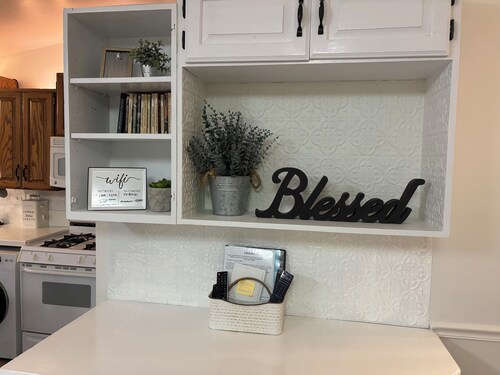 Quiet apartment at the mouth of meadow mountains.  Located right off of i15. 