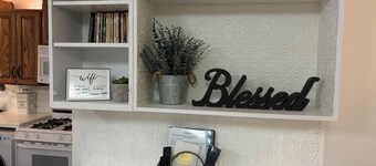 Quiet apartment at the mouth of meadow mountains.  Located right off of i15. 