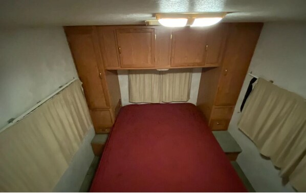 1 quarto, roupa de cama