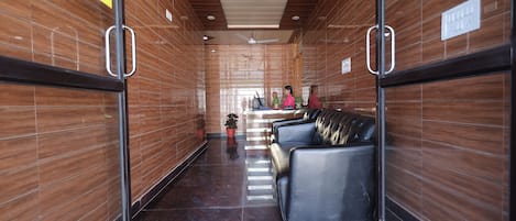 Área de estar no saguão