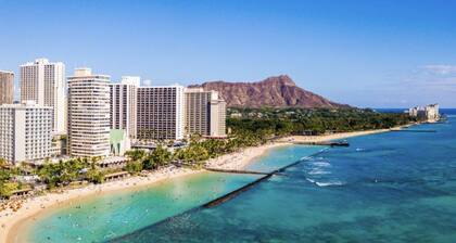 Cozy condo at Hawaiian monarch- free parking, no resort fee, near beaches, shop
