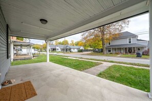 Property grounds - 2BR Retreat | Private Yard | Parking | Coffee Bar (Greenwood)