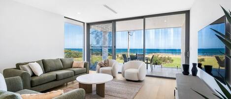 Televisión, oficina