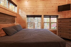 3 slaapkamers, een strijkplank/strijkijzer, wifi, beddengoed