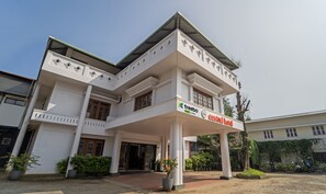 Front of property - Treebo Central (Thrissur)