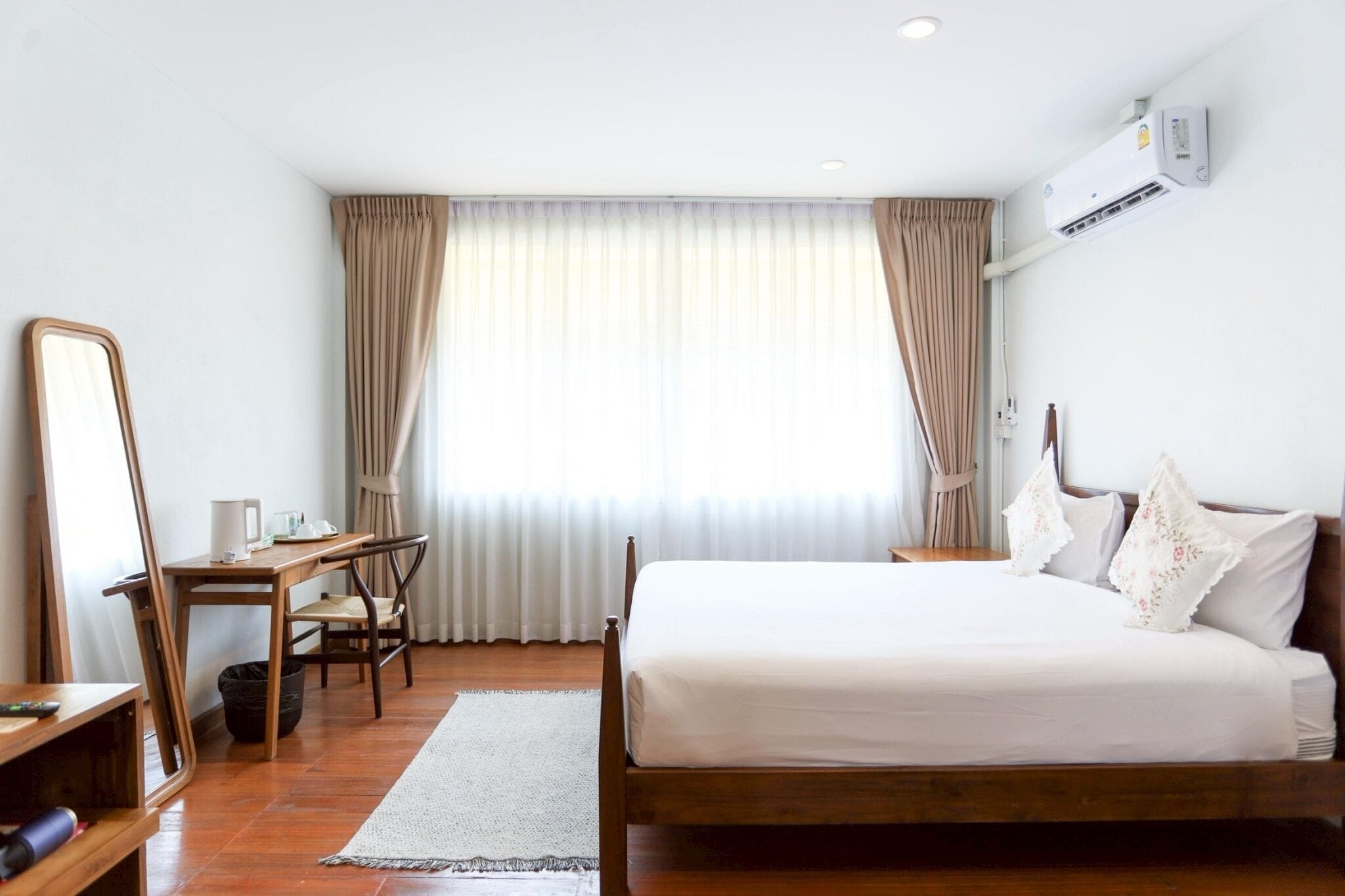 Deluxe Double Room | In-room safe, desk, laptop workspace, free cots/infant beds