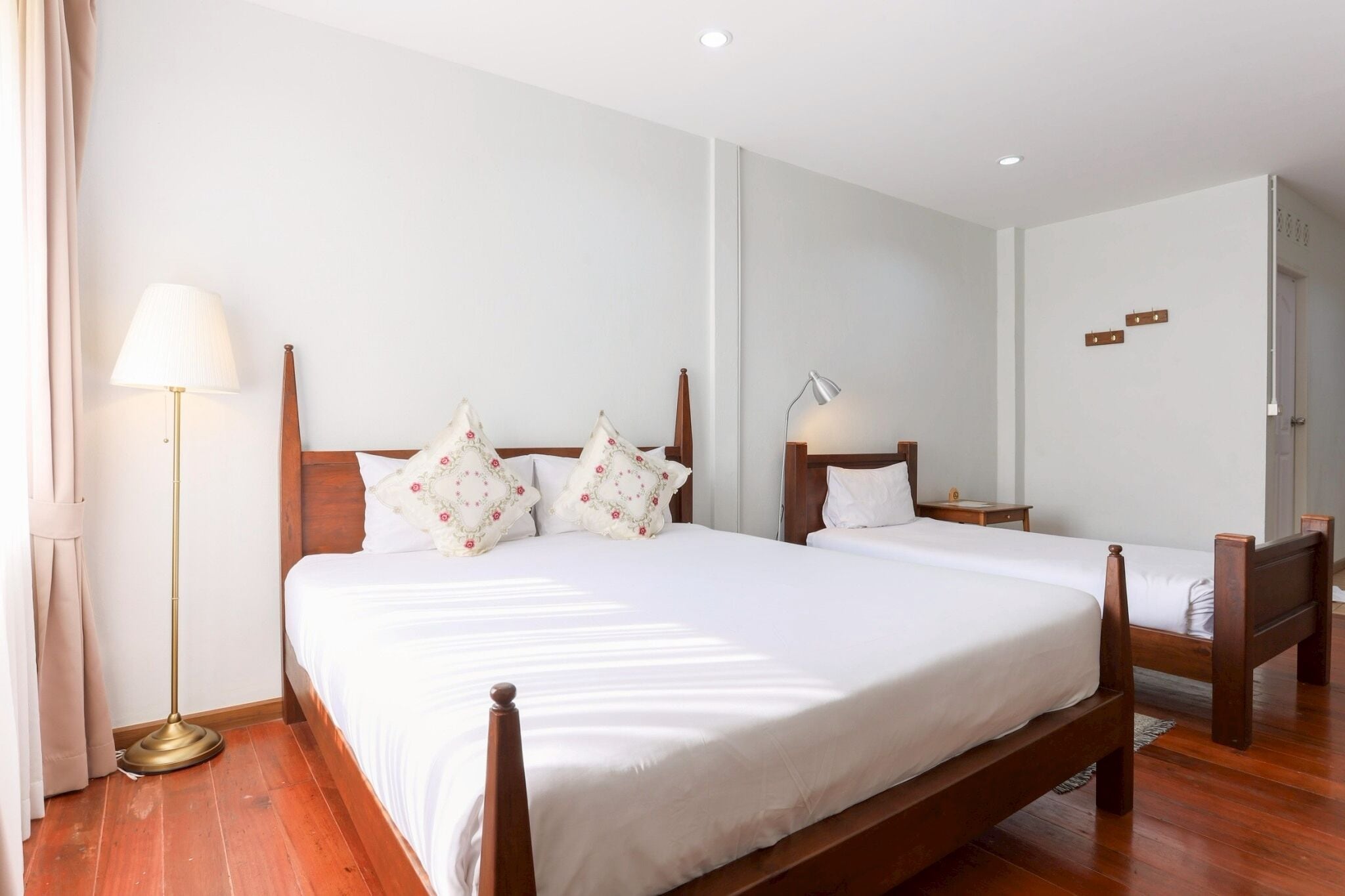 Tripla Deluxe | Una cassaforte in camera, una scrivania, postazione laptop