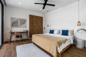 3 室のベッドルーム、セーフティボックス (室内)、アイロン / アイロン台、旅行用ベビーベッド