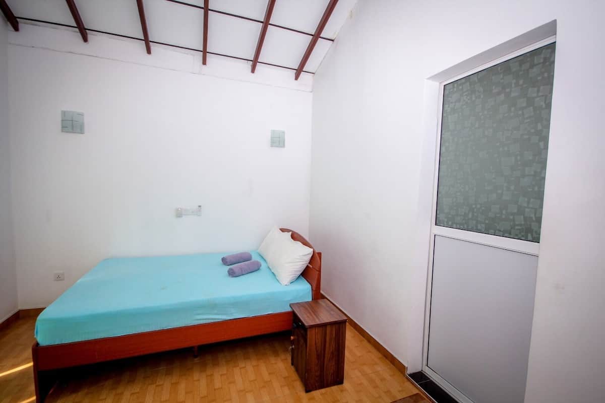Standaard tweepersoonskamer, 1 kingsize bed | 1 slaapkamer, een kluis op de kamer, geluiddichte muren