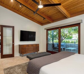 4 habitaciones, tabla de planchar con plancha, wifi y ropa de cama 