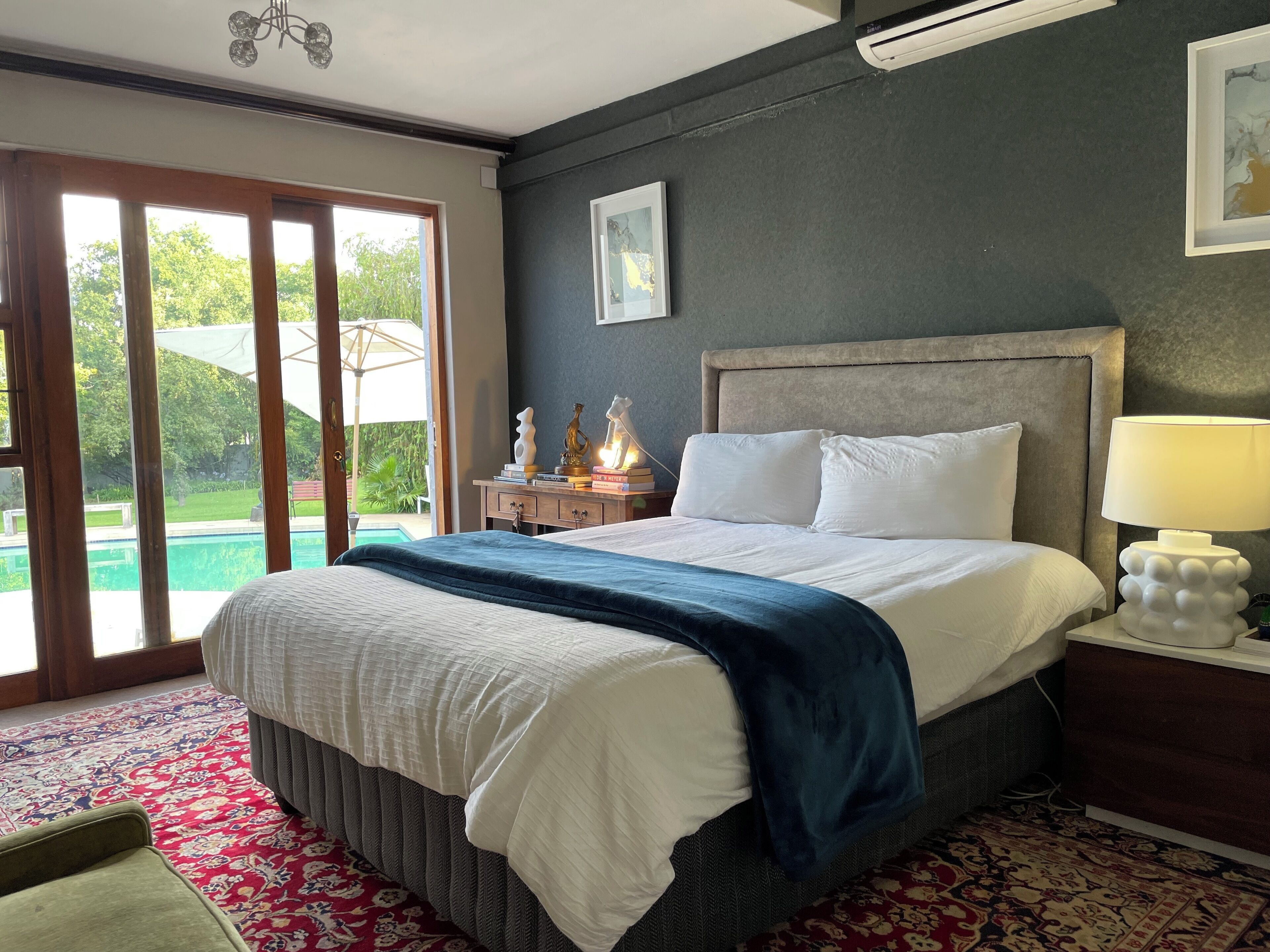 4 bedrooms, desk, iron/ironing board, WiFi