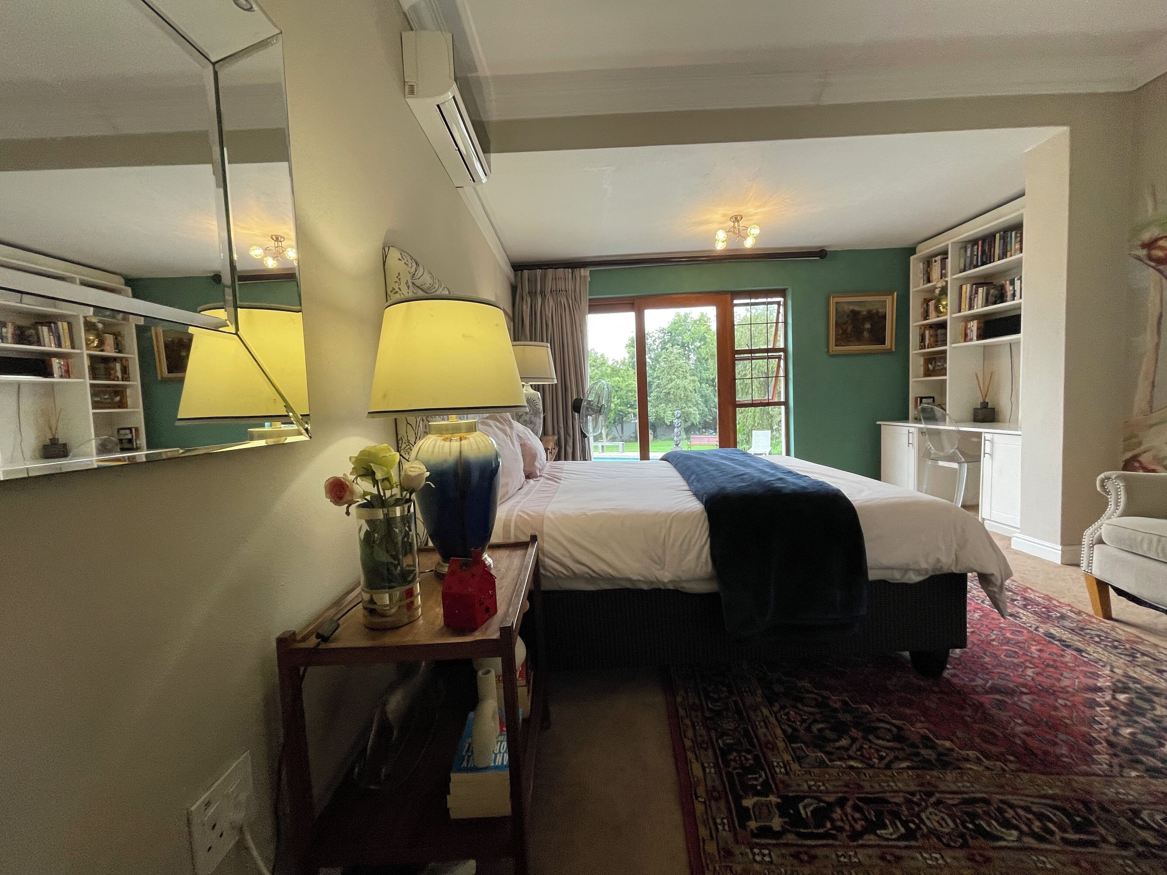 4 bedrooms, desk, iron/ironing board, WiFi