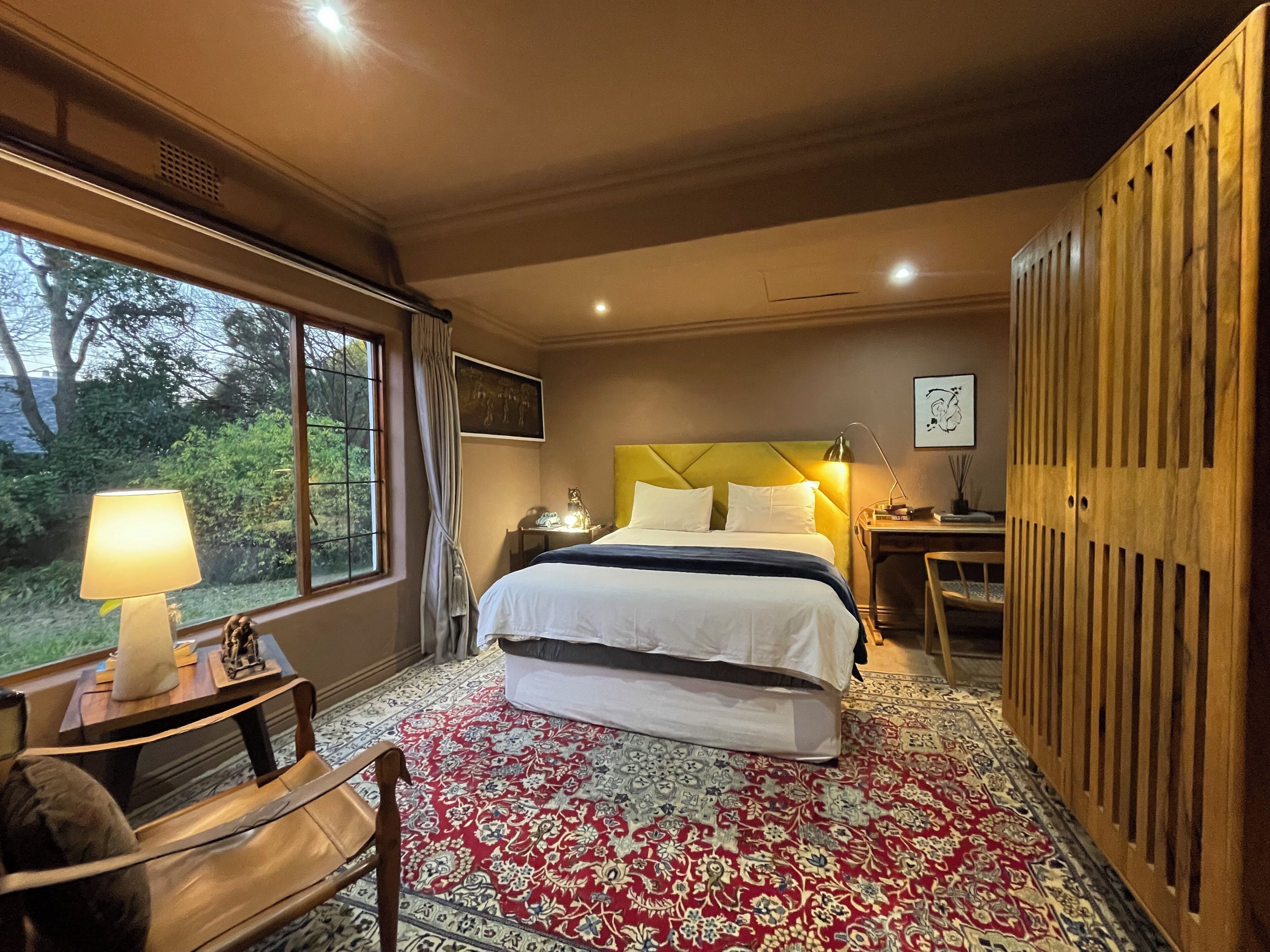 4 bedrooms, desk, iron/ironing board, WiFi
