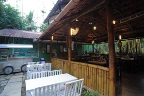 Nhà hàng