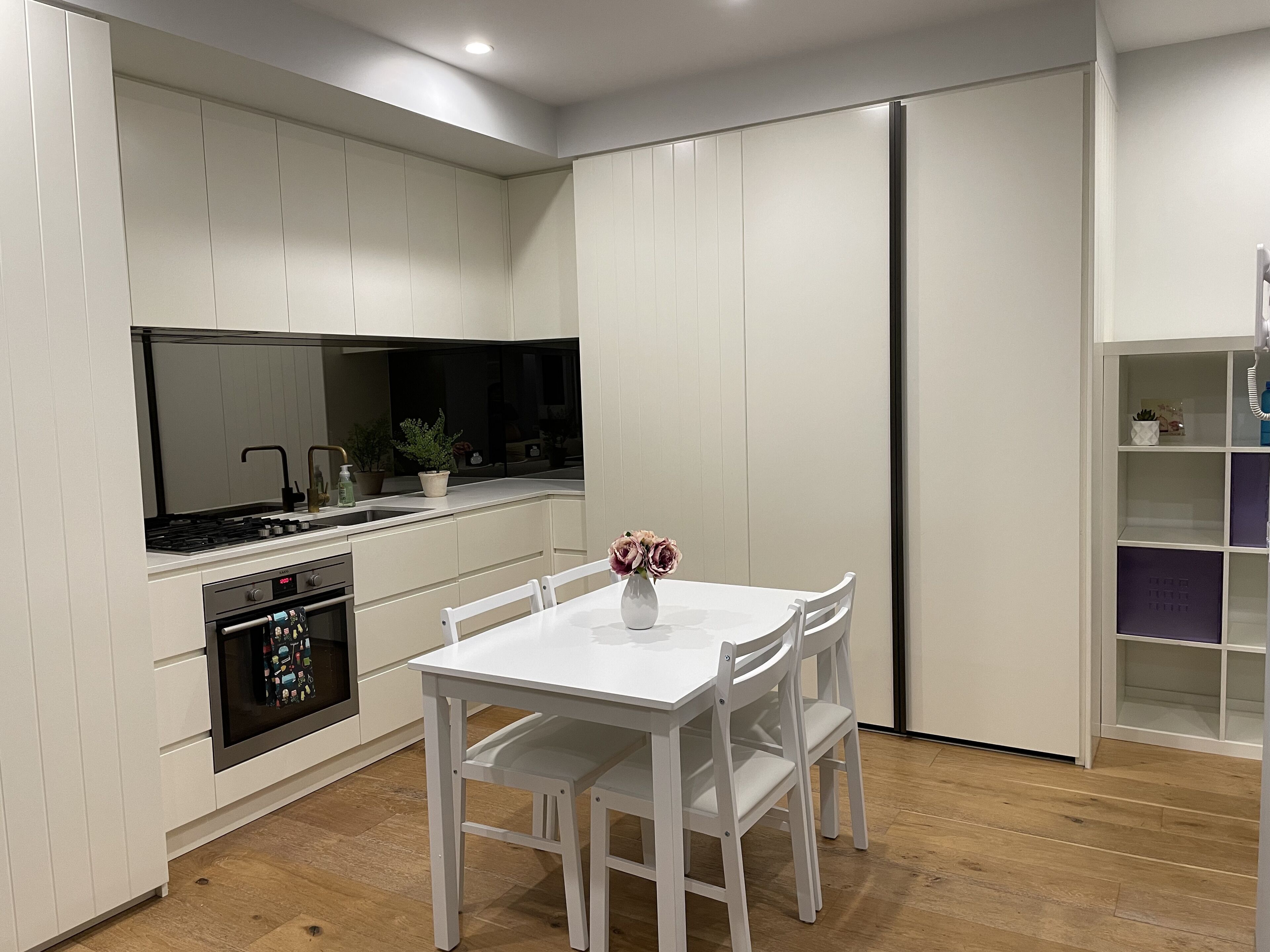 雪櫃、微波爐、焗爐、爐具