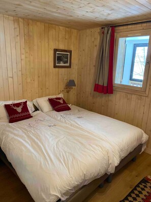 3 quartos, ferros/tábuas de passar roupa, Wi-Fi, roupa de cama