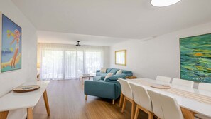 Interior - Absolute Beachfront at Four Mile Beach (PORT DOUGLAS)
