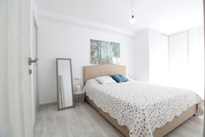 2 chambres, fer et planche à repasser, Wi-Fi gratuit, draps fournis