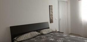 1 bedroom, bed sheets - Les Fleurs by Maison Ginod (Aosta)