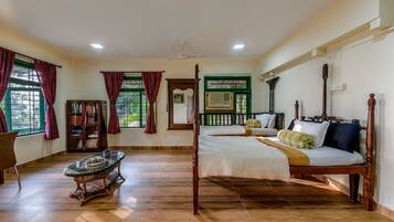 Family Villa | 5 bedrooms, bed sheets