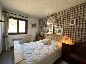 2 bedrooms