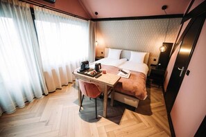 Tallelokero huoneessa, ilmainen Wi-Fi