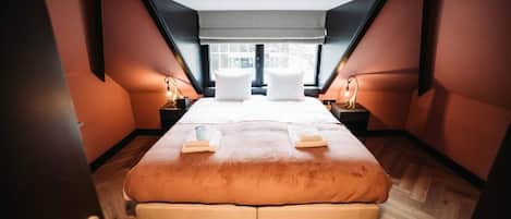 In-room safe, free WiFi