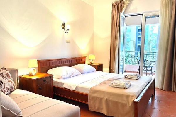 Studio | Premium bedding, desk, soundproofing, iron/ironing board