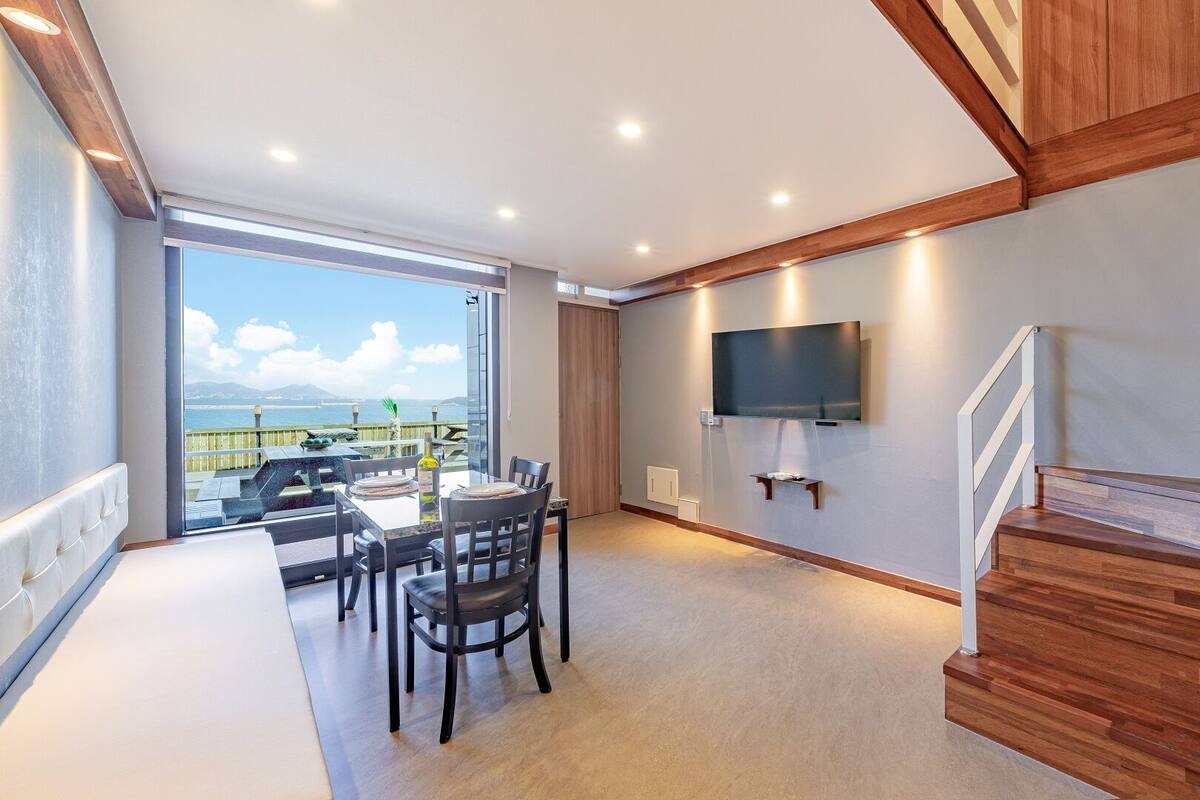 Family Duplex, Multiple Beds, Pool Access, Ocean View