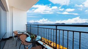 Basic Suite, Multiple Beds, Pool Access, Ocean View | Terrace/patio
